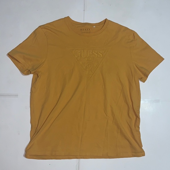 💎GUESS💎 Men’s Yellow Tee Size Large - Picture 1 of 4